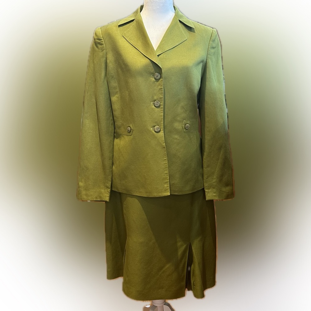 Green Linen and Rayon Le Suit Size !0.